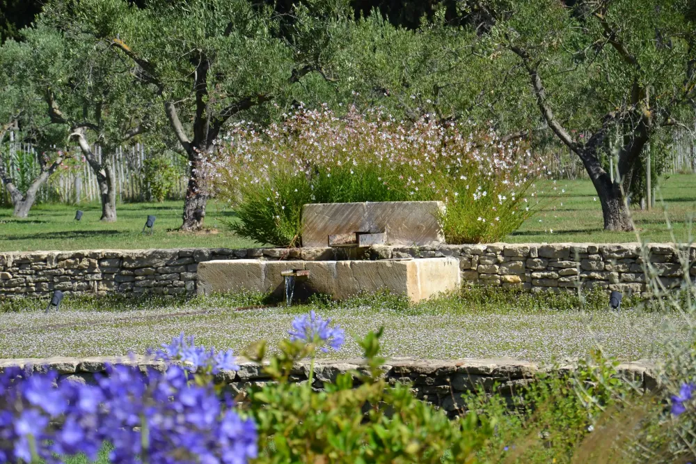 Réalisation Priaulet Jardins - Création de fontaine en pierre
